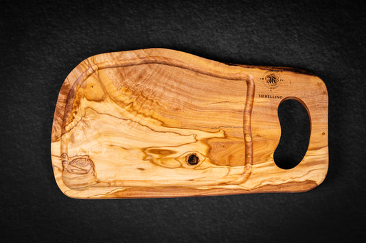 Planche rustique de service avec poignée, rigole et récupérateur de jus